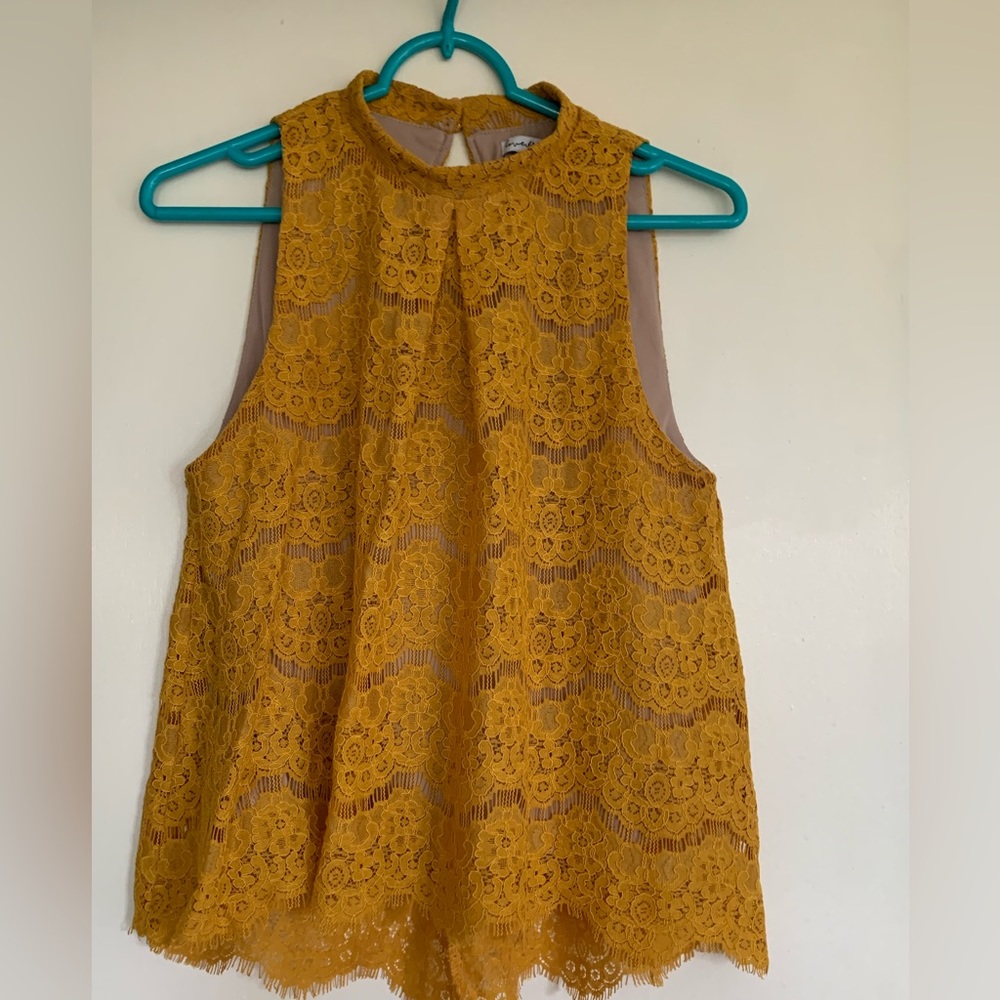 Love and Fire ladies gold lace top, size M